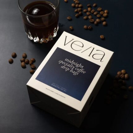 🇹🇭 Midnight Drip Box – علبة الميدنايت VeLa Drip Box – أظرف قهوة مقطّرة جاهزة 10 غرام لكل ظرف — 7 ظروف في العلبة
10g / sachet — 7 sachets per box